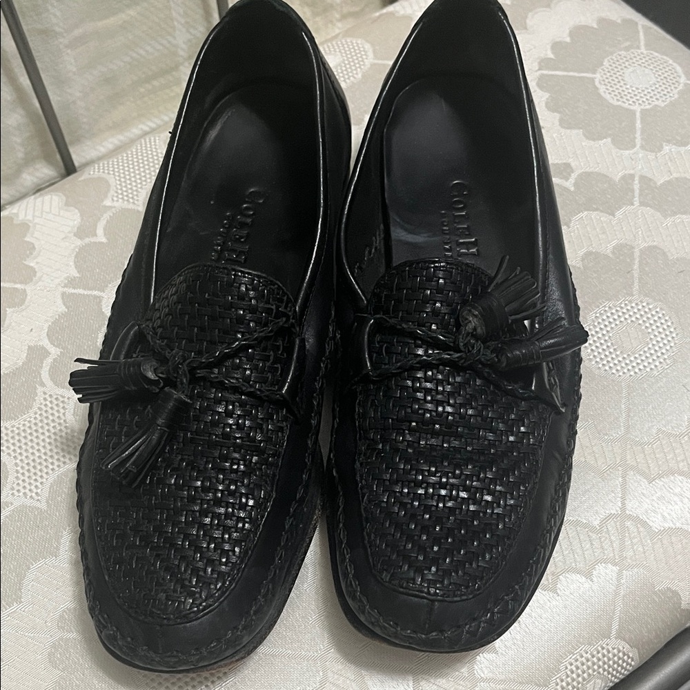 Cole Haan classic black leather style loafer in 6.5